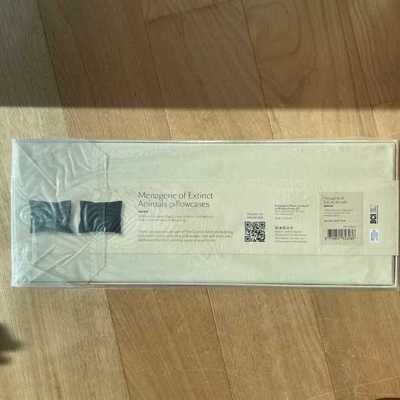 Moooi Menagerie of Extinct Animals Queen-Sized Bed Pillows (Shams) - Raven/Black - Picture 3 of 4